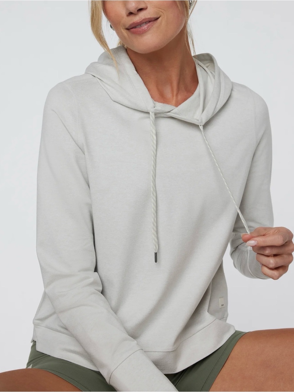 Vuori Halo Essential Hoodie in Salt Heather
